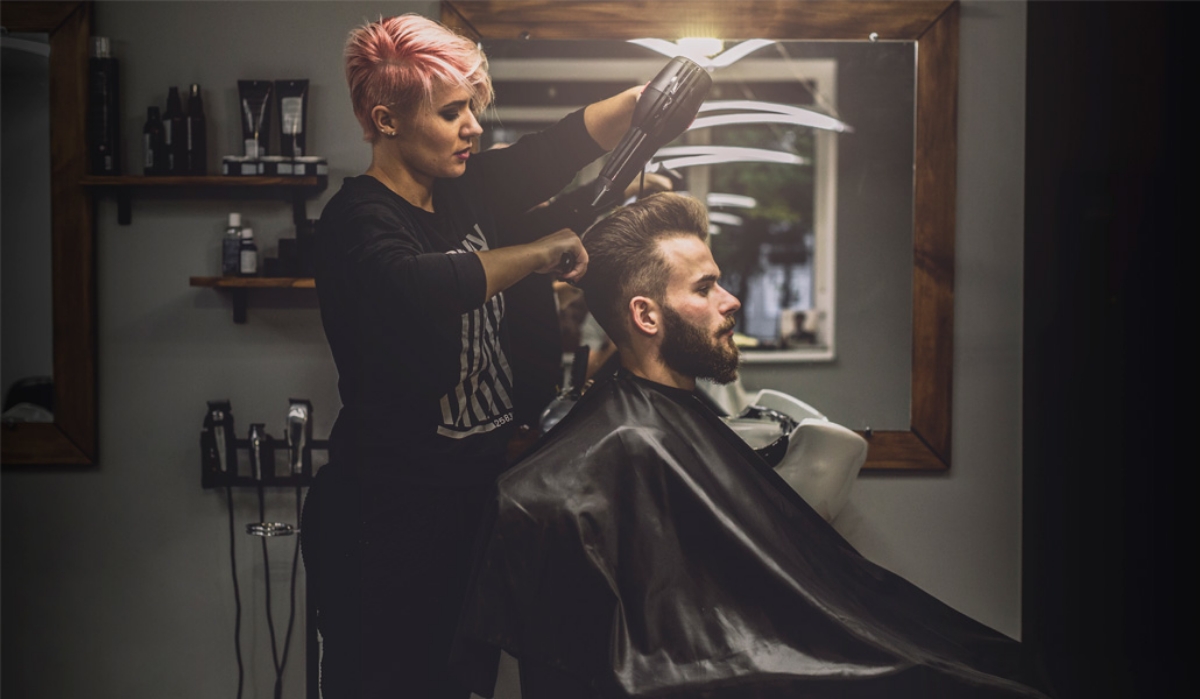 Ai nevoie de un uscator de par profesional? 