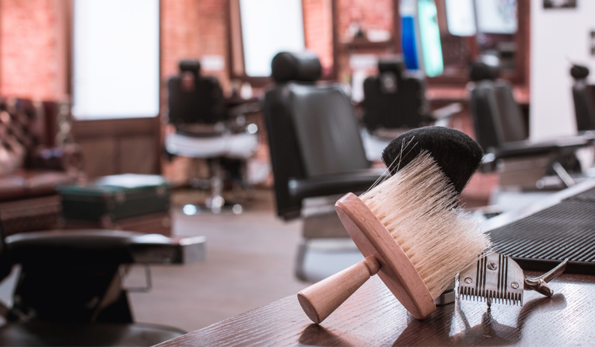 Ce pot face proprietarii saloanelor de frizerie in aceasta perioada?