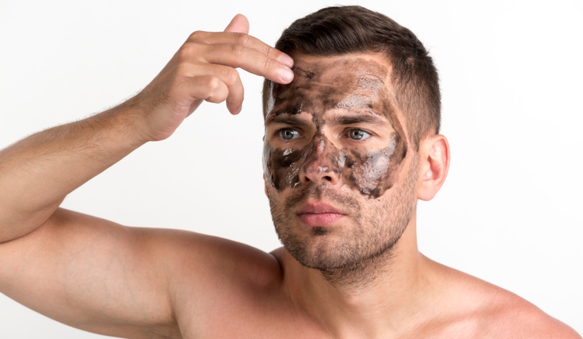 TOP 3 tratamente faciale pe care clientii salonului tau le vor aprecia