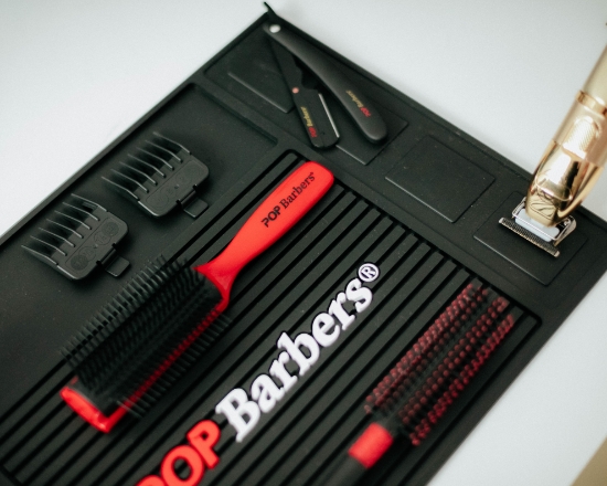 Covor magnetic - Pop Barbers -pentru ustensile si masini de tuns -  Negru